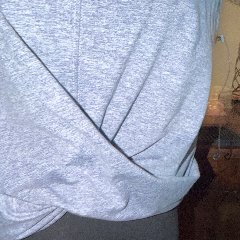 Women's  Sleeveless Twist Top - Picture 5 of 11